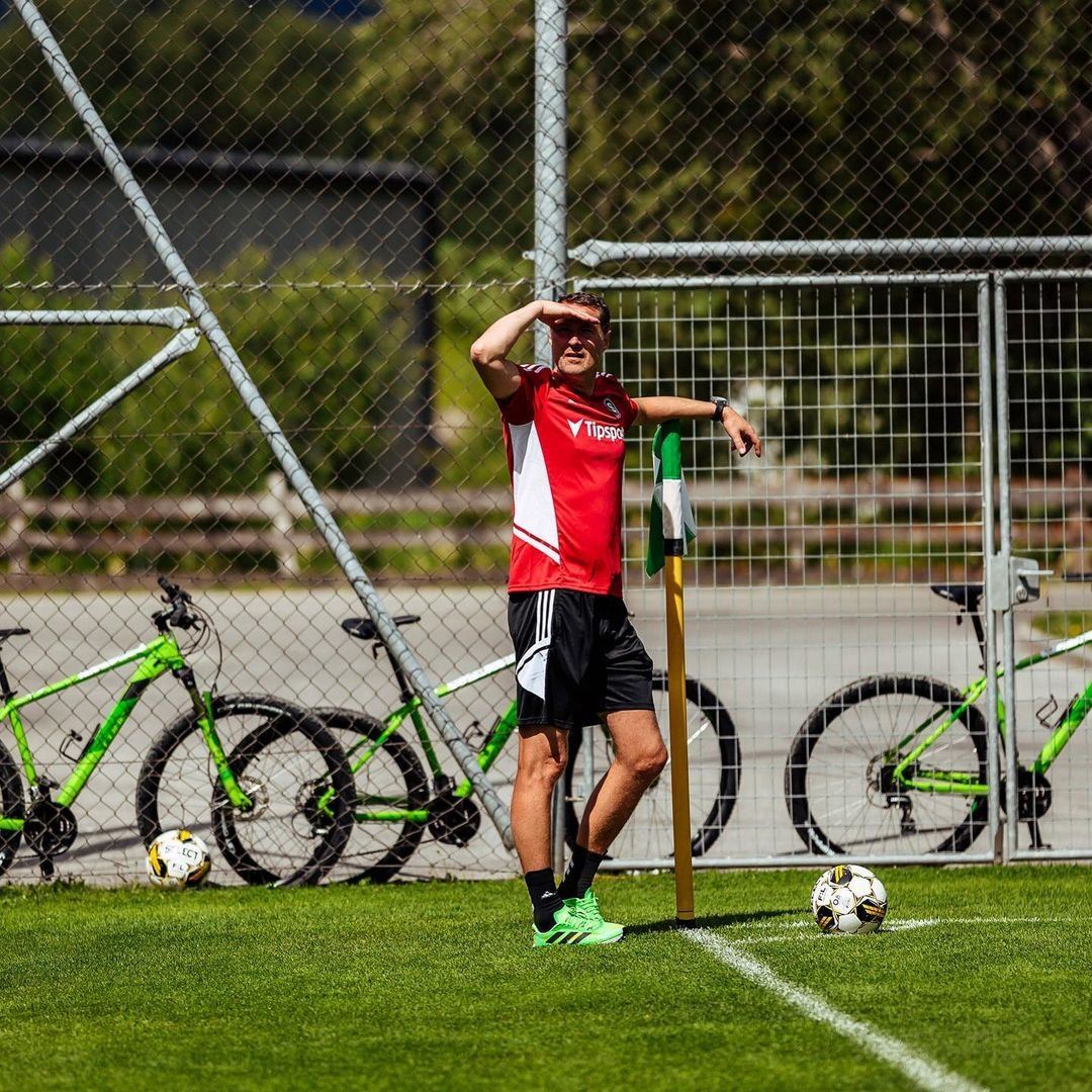 Trenér už vyhlíží nový díl Buď v týmu ? #acsparta